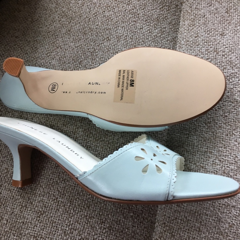 NWT Chinese Laundry leather ice blue heels/sandals - Picture 3 of 4